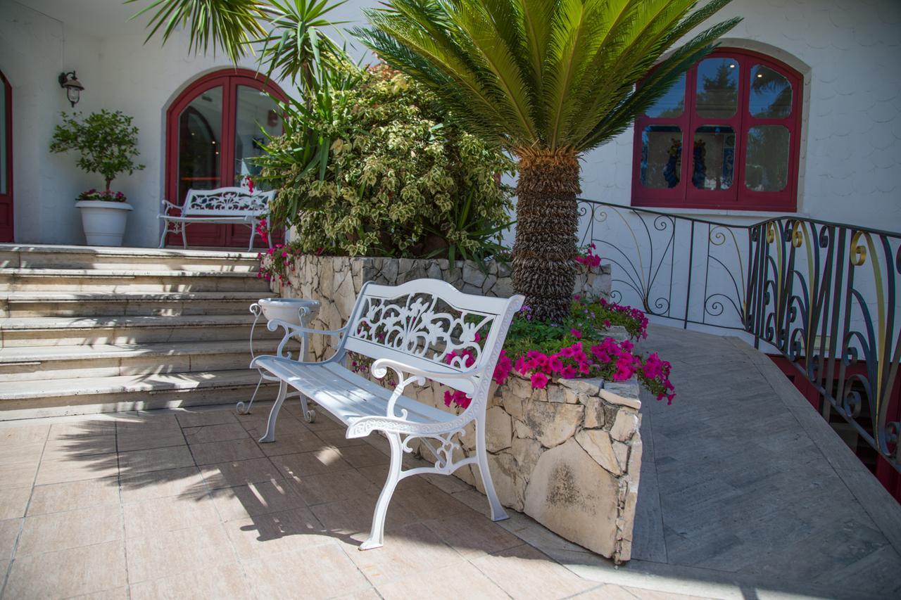 Assinos Palace Hotel Giardini Naxos Exterior foto